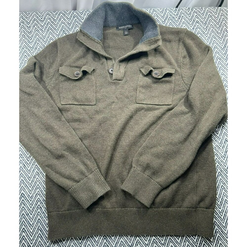 Banana Republic Men's Large Olive Green Sweater With Ribbed Gray Collar Button P
